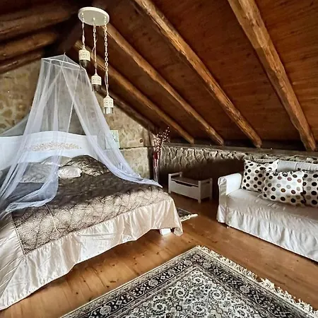 Little Stone 酒店 3*